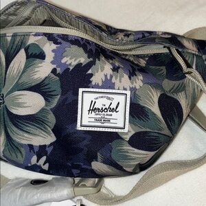 NWT Herschel Supply Classic Hip Pack Floral